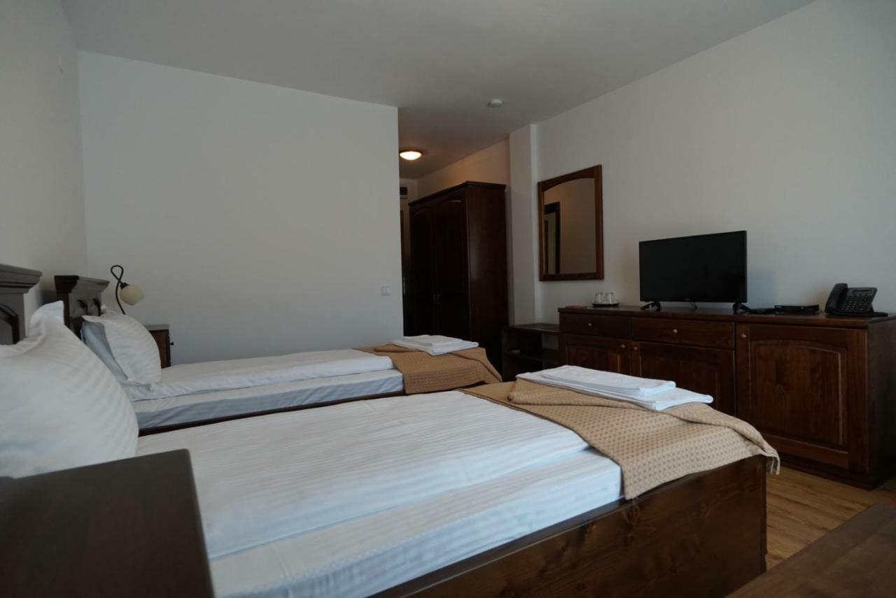 Conacul Lacurilor Hotell Băile Herculane Exteriör bild