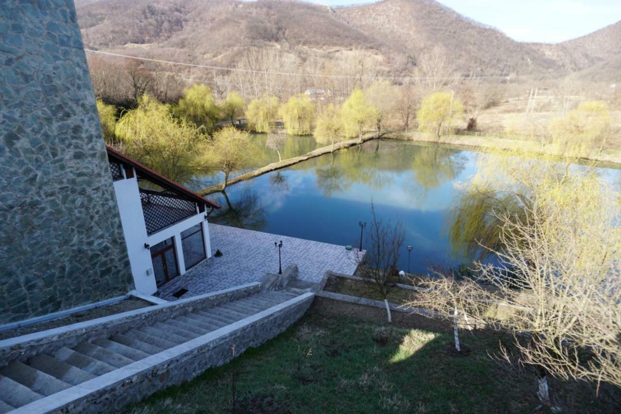Conacul Lacurilor Hotell Băile Herculane Exteriör bild